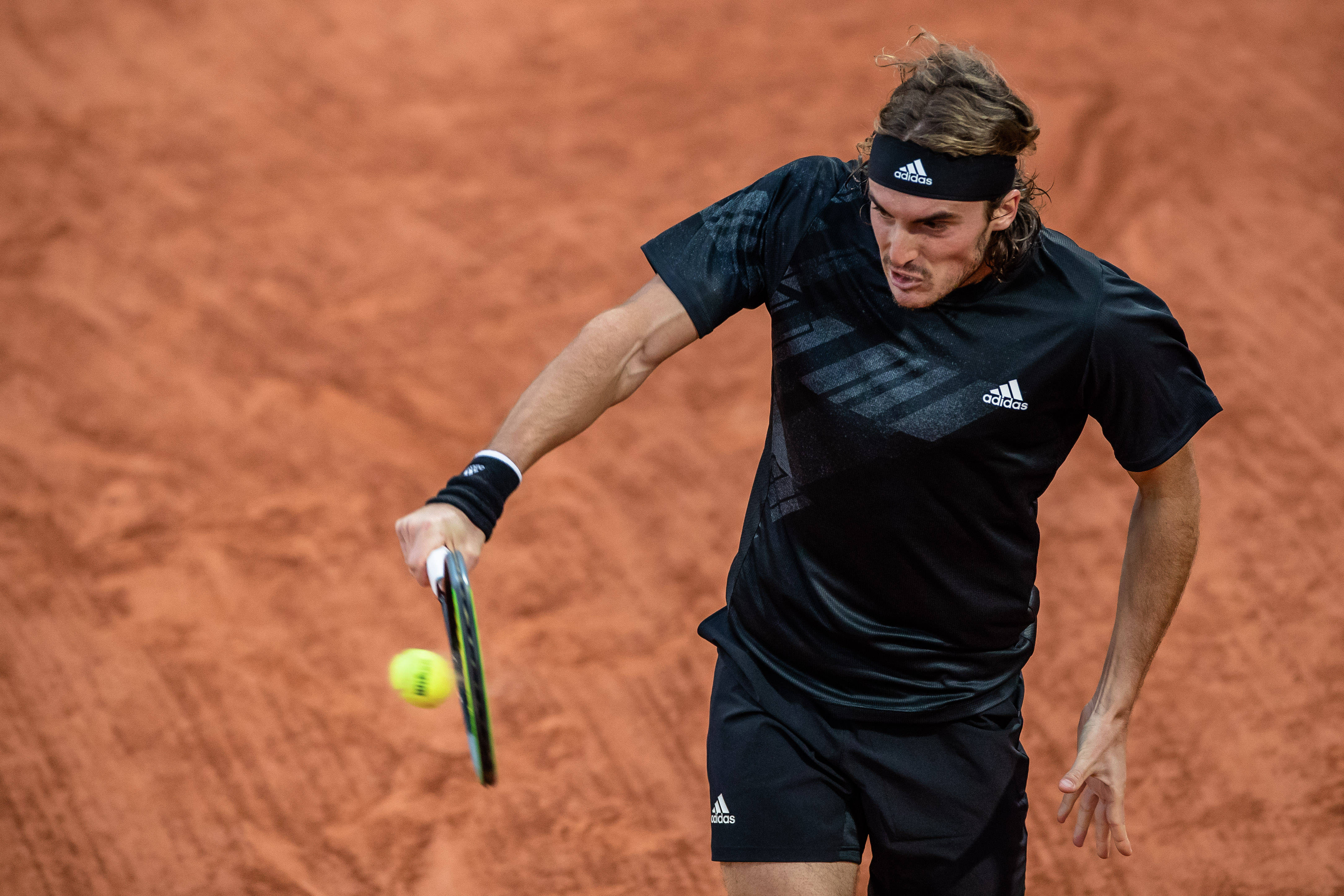 开云体育在线-世界网球队碾压美国网球队，西西帕斯一己之力扛起全队