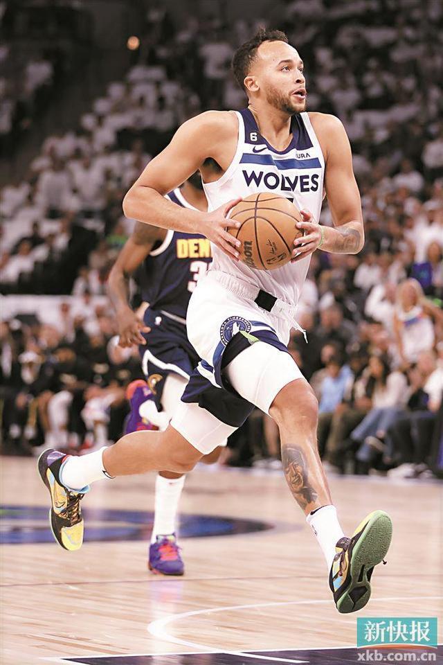 南韩男篮力克猛龙,凯尔·库兹马一己之力扛起全队 南韩男篮力克猛龙,凯尔·库兹马一己之力扛起全队