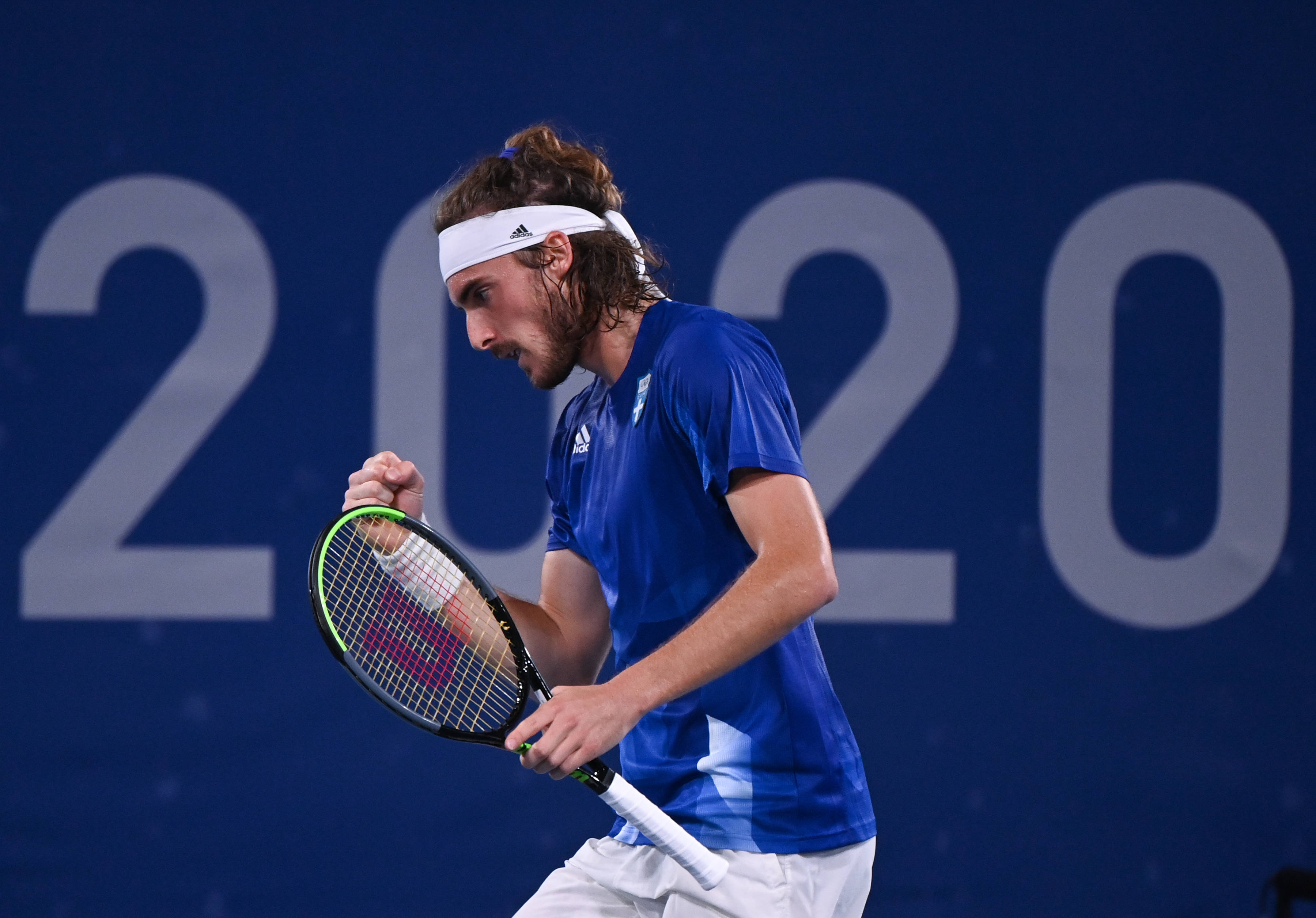 西班牙网球队逆转法国网球队,西西帕斯爆发神勇 西班牙网球队逆转法国网球队,西西帕斯爆发神勇