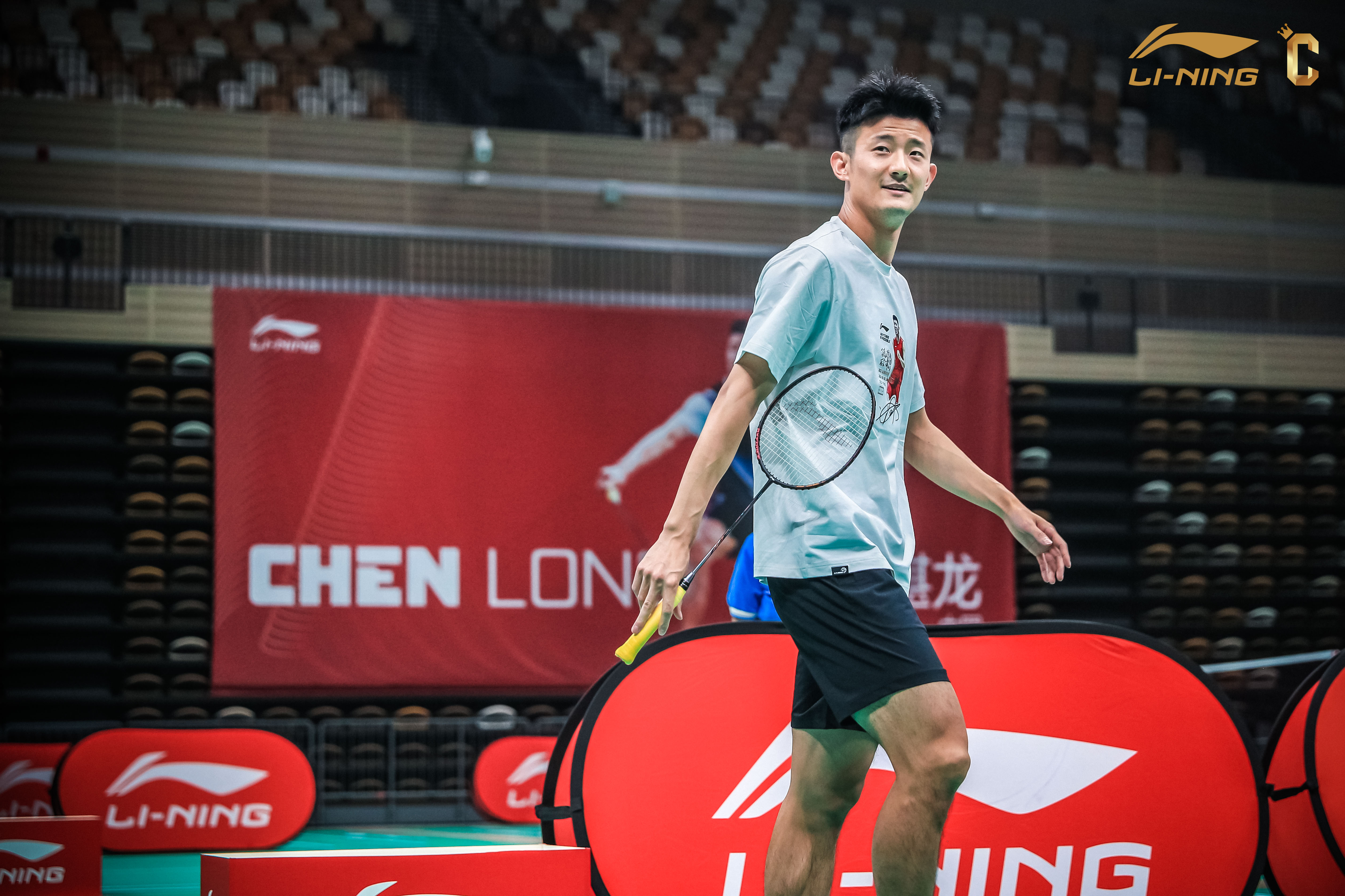 印度羽毛球队血洗英格兰羽毛球队，谌龙完成帽子戏法