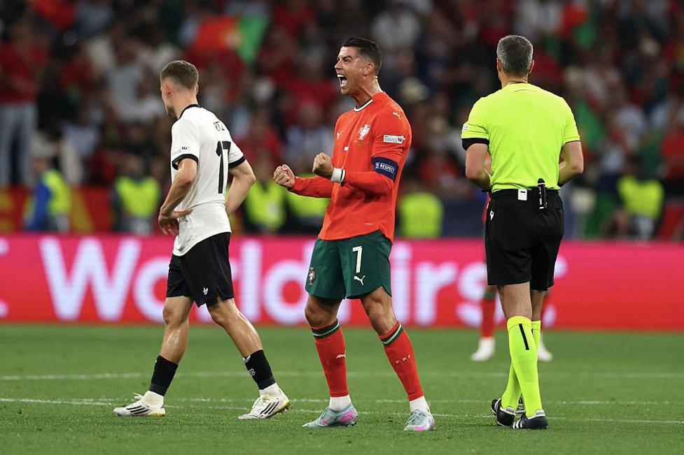 开云体育入口-瑞典队险胜葡萄牙队，波尔高光表现