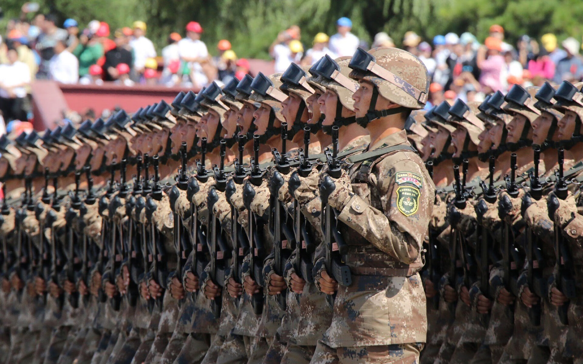 开云体育入口-赤色狂潮吞噬绿色幻影，维斯塔潘的致命艺术