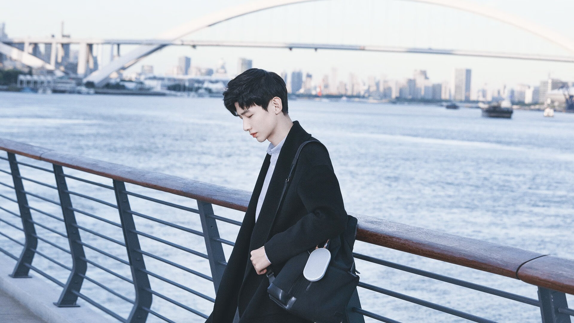 绿茵鏖战与羽球烈焰,跨越赛场的竞技哲学