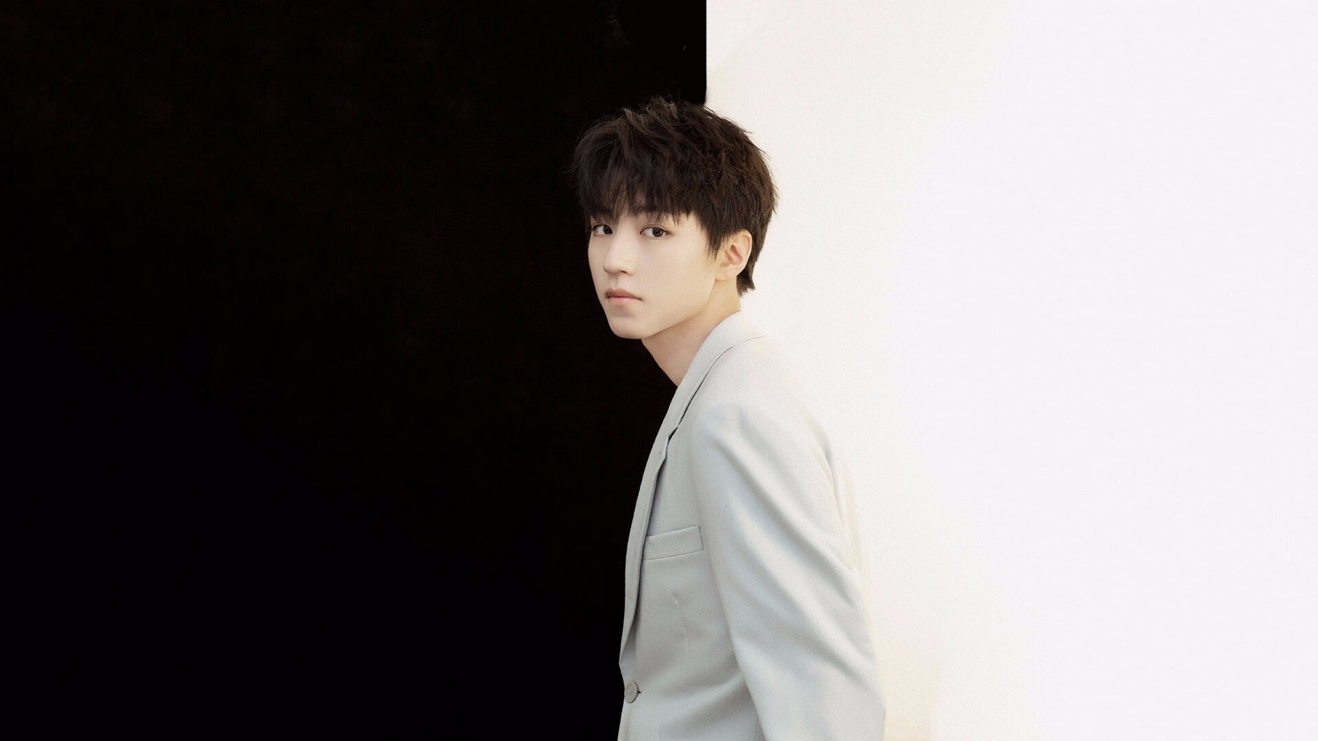 开云体育APP下载-熔炉，当枪手击溃五盾军团，卡马文加在撕裂中加冕