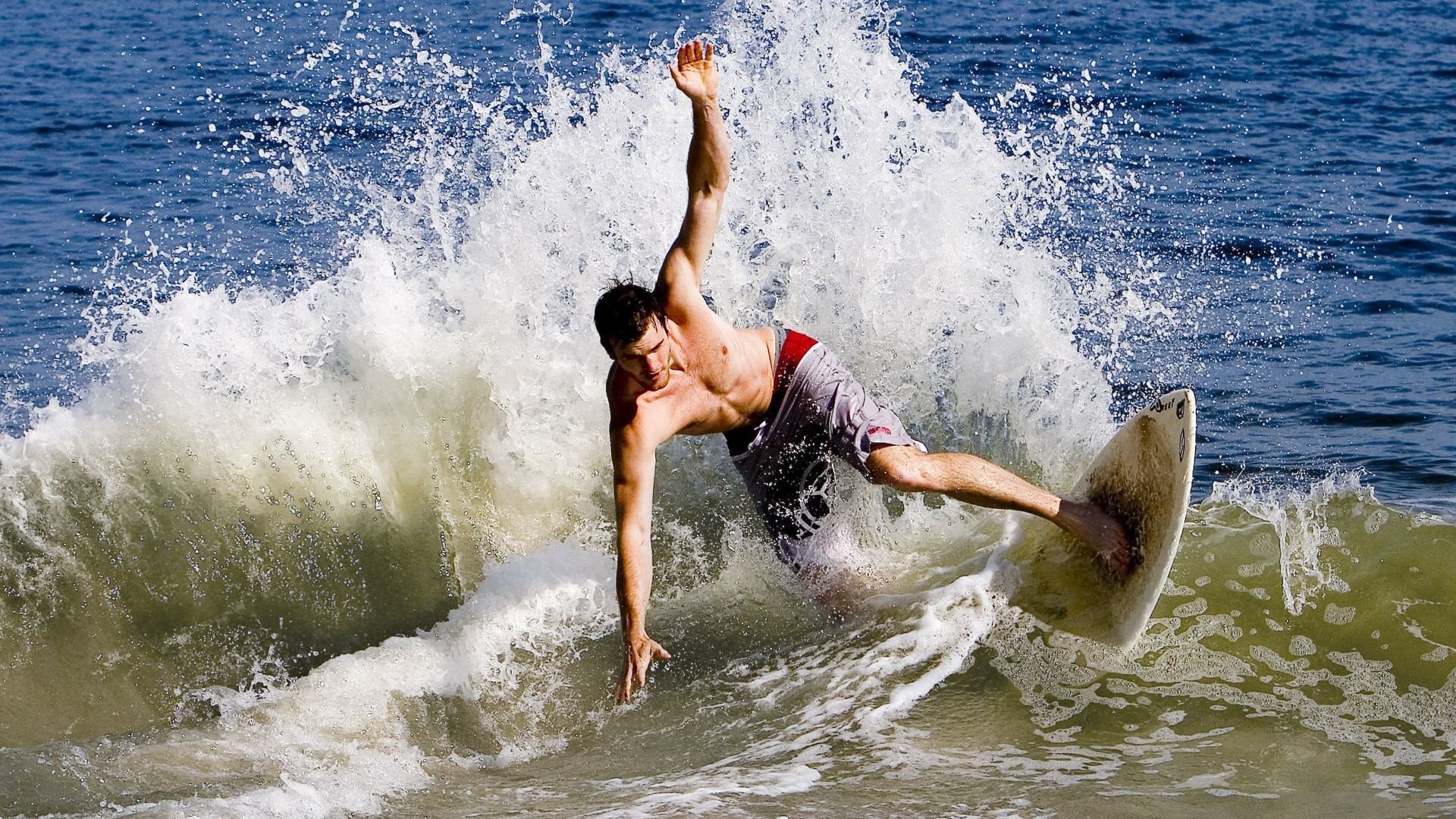 欧洲红魔的战术革命，卢卡库三响炮，比利时国家队一波带走AC米兰豪门防线