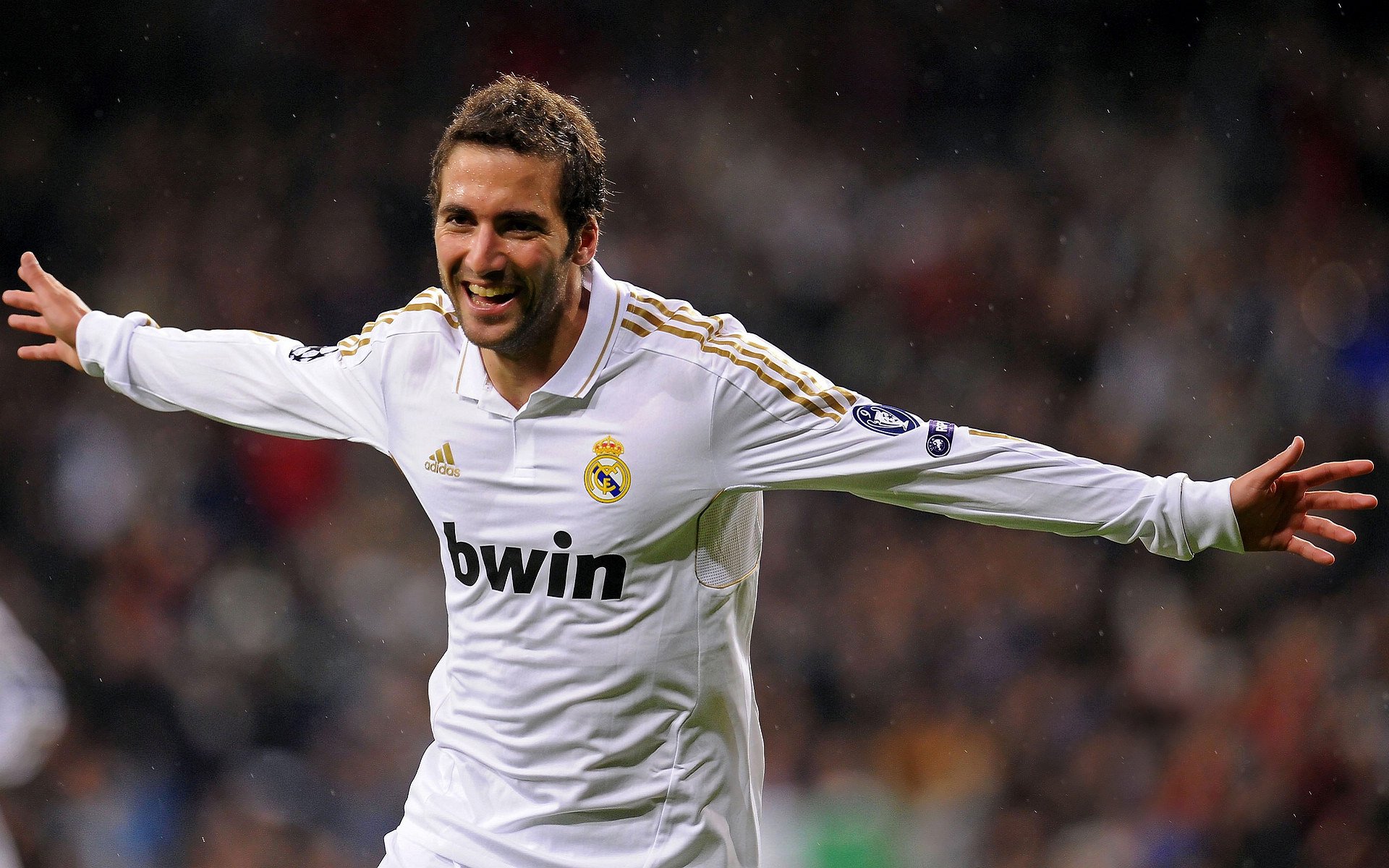 伊拉克足球的辉煌一夜,击溃国际米兰,库尔图瓦化身关键先生