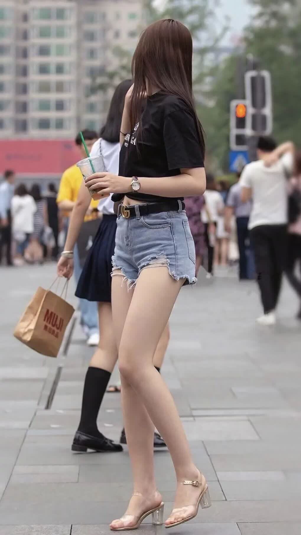 这是一篇为您定制的文章,标题与内容均围绕唯一性展开,聚焦于一场假设中的、充满戏剧张力的2026世界杯B组焦点战